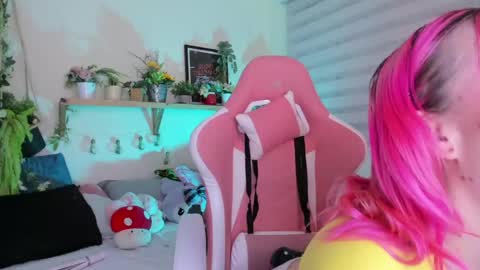 Yeyis  online show from April 18, 2:59 am