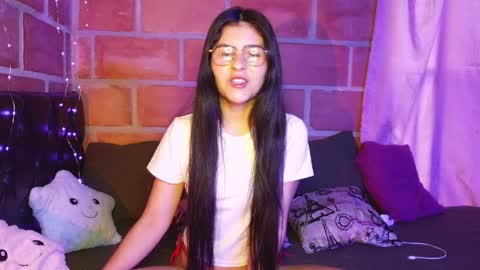 Snapshot of seleena_01 chatting on June 6, 11:09 pm seleena_01 online show from June 6, 11:09 pm