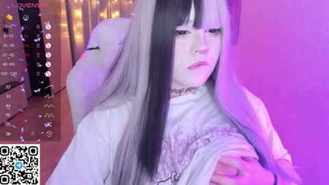 Selena  online show from February 5, 4:39 am