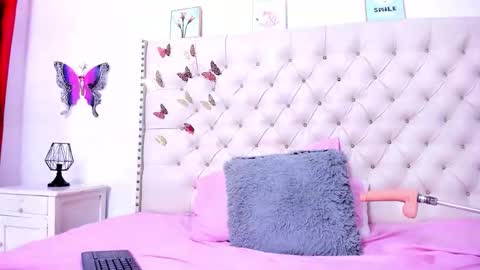 Snapshot of selena_beautyy chatting on January 16, 7:29 pm selena_beautyy online show from January 16, 7:29 pm