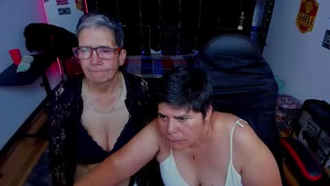 Snapshot of selena_ferreira chatting on October 29, 5:10 am Selena online show from October 29, 5:10 am