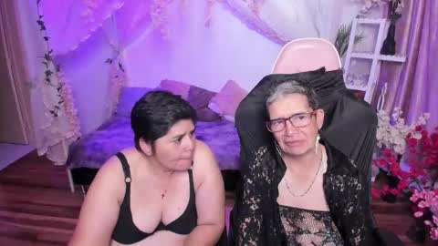 Snapshot of selena_ferreira chatting on November 7, 4:23 am Selena online show from November 7, 4:23 am