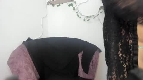 Snapshot of selena_ferreira chatting on November 15, 7:32 pm Selena online show from November 15, 7:32 pm