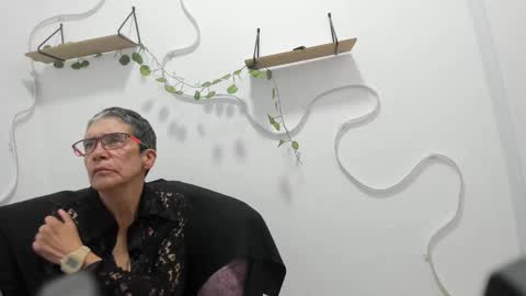 Snapshot of selena_ferreira chatting on November 18, 6:56 pm Selena online show from November 18, 6:56 pm