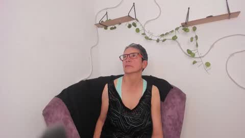 Snapshot of selena_ferreira chatting on November 19, 6:52 pm Selena online show from November 19, 6:52 pm