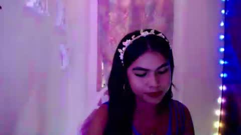 selena_fox2000 online show from April 15, 6:09 am