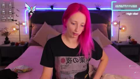 Snapshot of selena_lily chatting on November 2, 8:22 pm Selena Lily online show from November 2, 8:22 pm