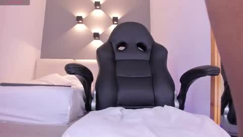 Selena online show from February 19, 11:17 am