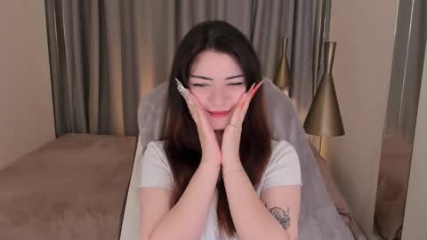 Snapshot of selena_wow_ chatting on October 22, 7:52 am Selena Follow Me online show from October 22, 7:52 am