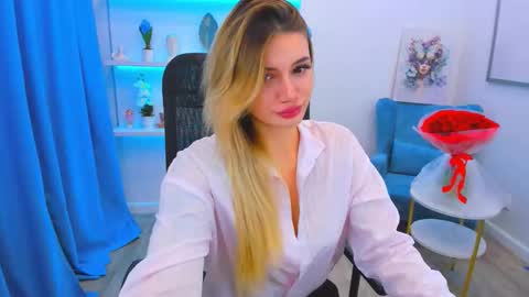 Snapshot of selenaemoore chatting on September 21, 7:26 pm selenaemoore online show from September 21, 7:26 pm