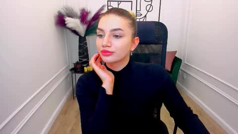 selenaemoore online show from November 6, 4:13 am