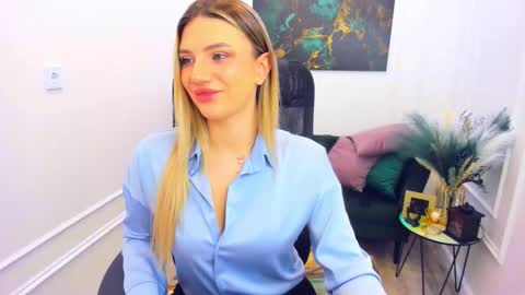 selenaemoore online show from March 4, 3:34 am