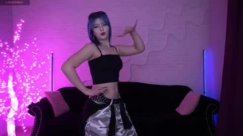 selenairis online show from March 6, 3:25 am