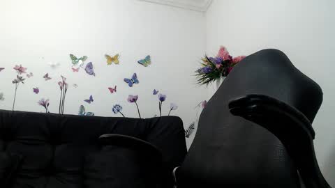 selene online show from June 6, 3:17 pm