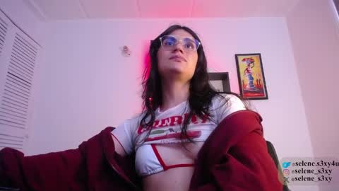 Snapshot of selene_s3xy chatting on March 29, 5:02 pm selene_s3xy online show from March 29, 5:02 pm