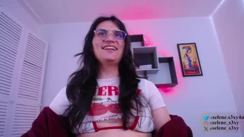 Snapshot of selene_s3xy chatting on April 3, 5:11 pm selene_s3xy online show from April 3, 5:11 pm