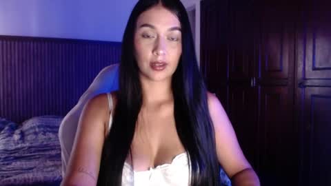 INDEPENDENT  model Instagram  selenevega08 online show from April 8, 3:56 pm