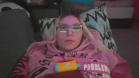 Snapshot of selenebaby chatting on December 26, 9:58 pm Selene online show from December 26, 9:58 pm