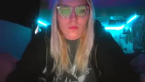 Snapshot of selenebaby chatting on January 8, 1:53 am Selene online show from January 8, 1:53 am