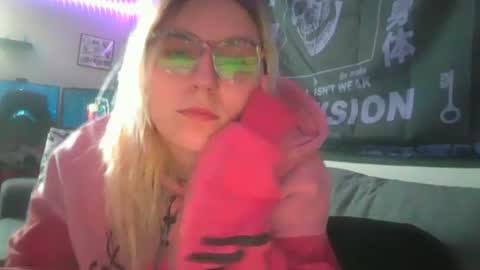 Snapshot of selenebaby chatting on January 29, 5:13 pm Selene online show from January 29, 5:13 pm