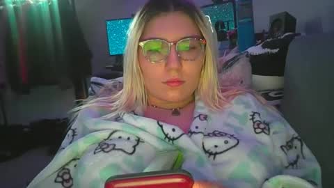 Snapshot of selenebaby chatting on January 31, 4:48 pm Selene online show from January 31, 4:48 pm