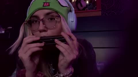 Snapshot of selenebaby chatting on February 15, 7:39 pm Selene online show from February 15, 7:39 pm