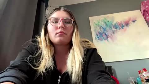 Snapshot of selenebaby chatting on October 7, 12:13 pm Selene online show from October 7, 12:13 pm