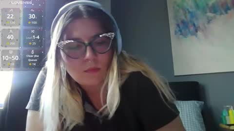 Snapshot of selenebaby chatting on October 18, 6:41 pm Selene online show from October 18, 6:41 pm