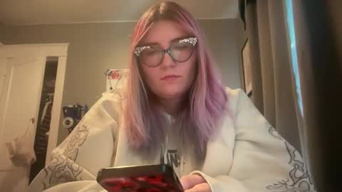 Snapshot of selenebaby chatting on February 13, 5:20 pm Selene online show from February 13, 5:20 pm