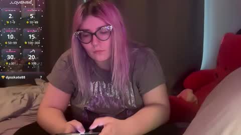 Snapshot of selenebaby chatting on February 15, 6:15 pm Selene online show from February 15, 6:15 pm