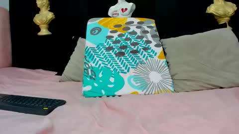 selene online show from February 14, 6:37 pm