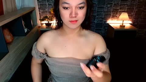 Snapshot of selenesantiago chatting on December 17, 10:34 am joan online show from December 17, 10:34 am