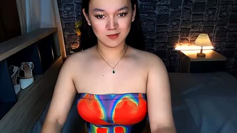 Snapshot of selenesantiago chatting on January 25, 1:32 am joan online show from January 25, 1:32 am