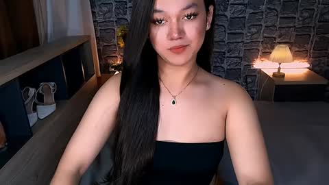 Snapshot of selenesantiago chatting on January 27, 1:05 am joan online show from January 27, 1:05 am