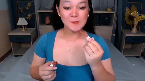 Snapshot of selenesantiago chatting on October 29, 4:37 am joan online show from October 29, 4:37 am