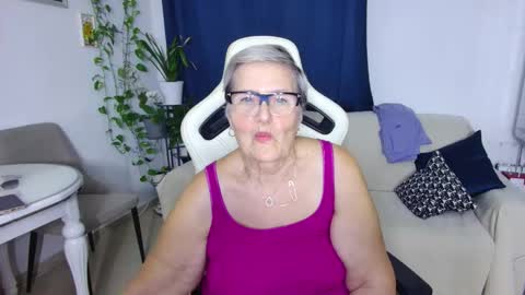 Snapshot of selenna57 chatting on February 13, 6:37 pm Selenna online show from February 13, 6:37 pm