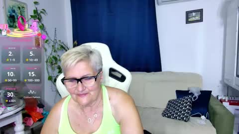 Selenna online show from April 30, 5:19 pm