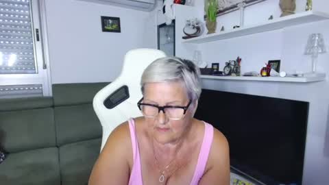 Snapshot of selenna57 chatting on June 17, 11:45 am Selenna online show from June 17, 11:45 am