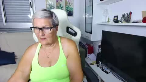 Snapshot of selenna57 chatting on July 15, 6:02 pm Selenna online show from July 15, 6:02 pm