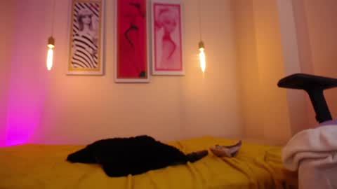 Snapshot of seleny_fitness chatting on December 7, 2:35 pm Mayte online show from December 7, 2:35 pm