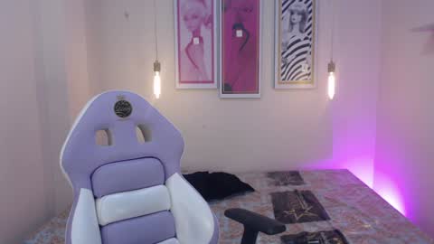 Snapshot of seleny_fitness chatting on January 26, 1:15 pm Mayte online show from January 26, 1:15 pm