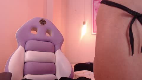 Snapshot of seleny_fitness chatting on February 6, 4:25 pm Mayte online show from February 6, 4:25 pm