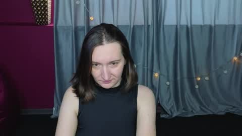 selestiasonata online show from April 19, 1:38 am