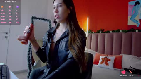 Snapshot of sellashine chatting on December 10, 1:54 am Nicole online show from December 10, 1:54 am