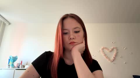 Snapshot of selmacalumag chatting on April 29, 2:43 pm Lily online show from April 29, 2:43 pm