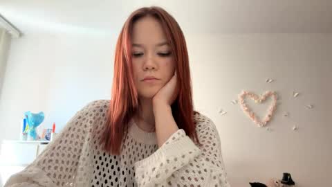 Snapshot of selmacalumag chatting on April 30, 9:15 am Lily online show from April 30, 9:15 am
