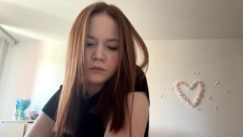 Snapshot of selmacalumag chatting on May 11, 7:14 am Lily online show from May 11, 7:14 am