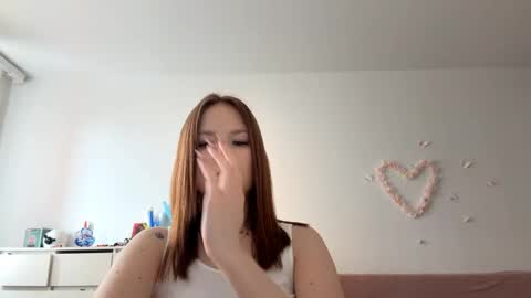 Snapshot of selmacalumag chatting on May 16, 10:36 am Lily online show from May 16, 10:36 am