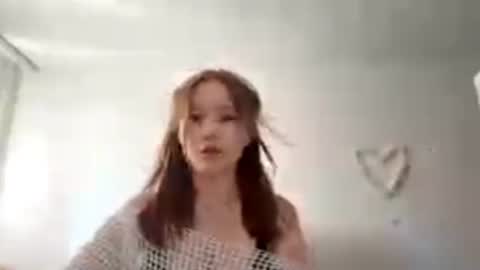 Lily online show from July 27, 9:38 am