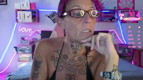 Selvaggia Del Caribe online show from November 14, 6:39 pm